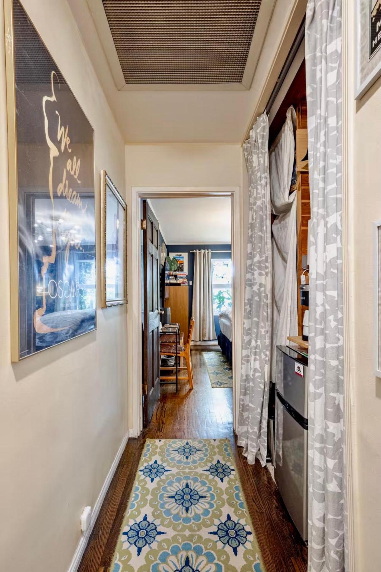 The Vine - Cal King - Private Entrance *